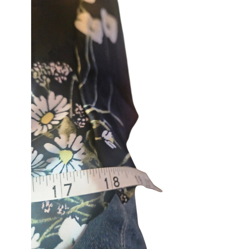 Trixxi‎ Womens Black Floral Wrap V Neck Short Sleeve Top Size L - Picture 3 of 4